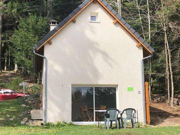 Gîte pour 2 personnes, avec vue et jardin, adapté aux familles à Le Chambon-sur-Lignon