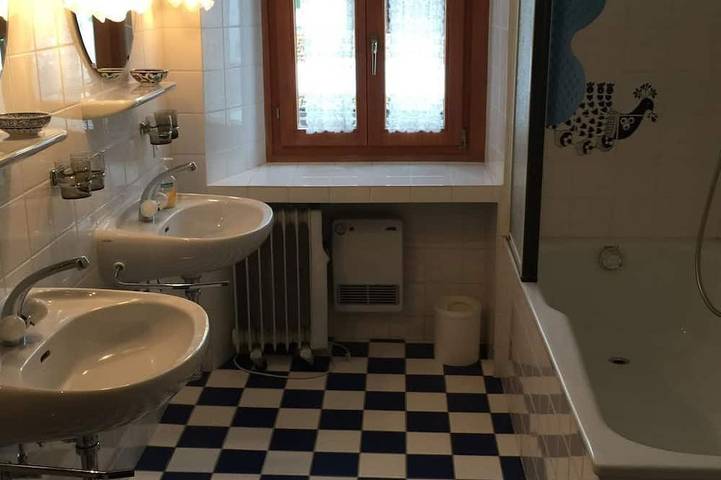 Ganze Wohnung, Roccabella Appartement/Fewo, Dusche oder Bad, Wc, 2 Schlafräume in Bivio (Graubünden), Surses