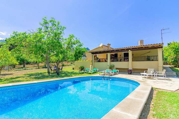 Chalet voor 4 personen, with tuin and uitzicht as well as zwembad and terras op Mallorca
