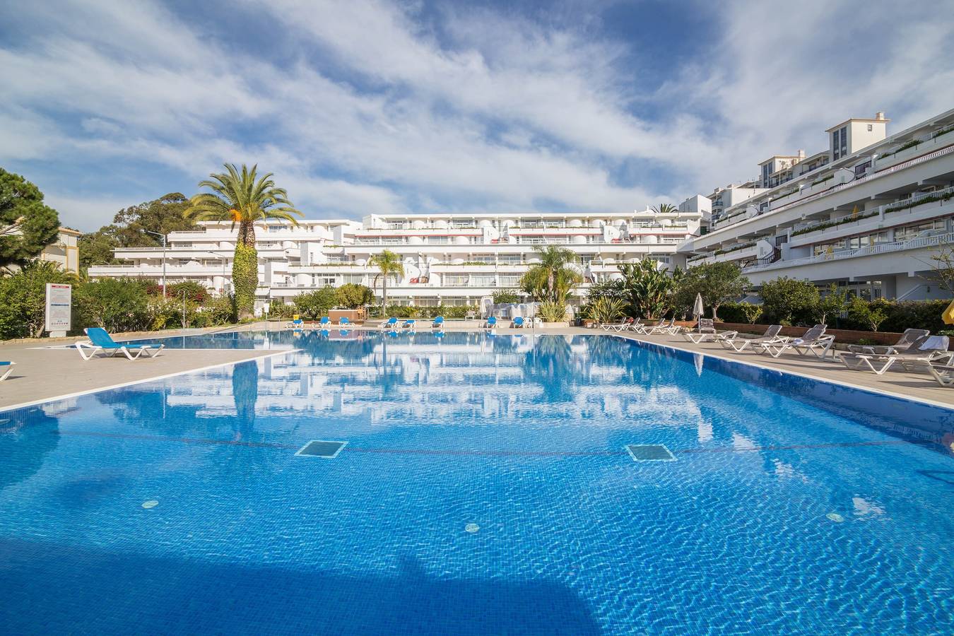 Ganze Wohnung, Ferienwohnung 'Apartamento no Clube Praia da Oura' mit Meerblick in Praia da Oura, Albufeira