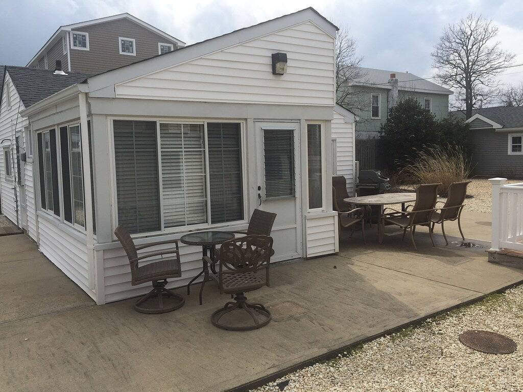 Neu eingerichtete 2Br Cottage Lavallette Home, Schlafmöglichkeiten für 5, I / O Shwrs, A / C, Wi-Fi, W / D in Toms River, Ocean County