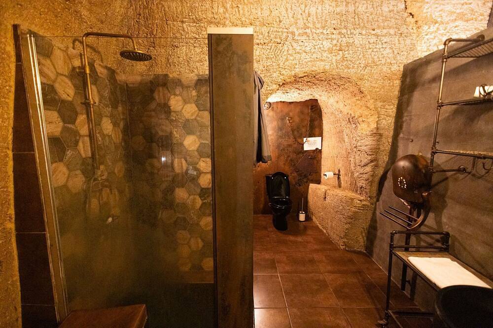 Queen-Deluxe-Ensuite in Doué-la-Fontaine, Loire-Tal