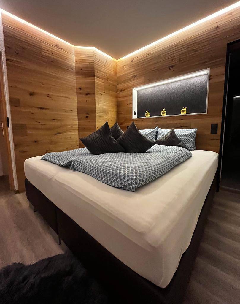 Ganze Ferienwohnung, Alpenzimmer Deluxe 20m² in Jerzens, Bezirk Imst