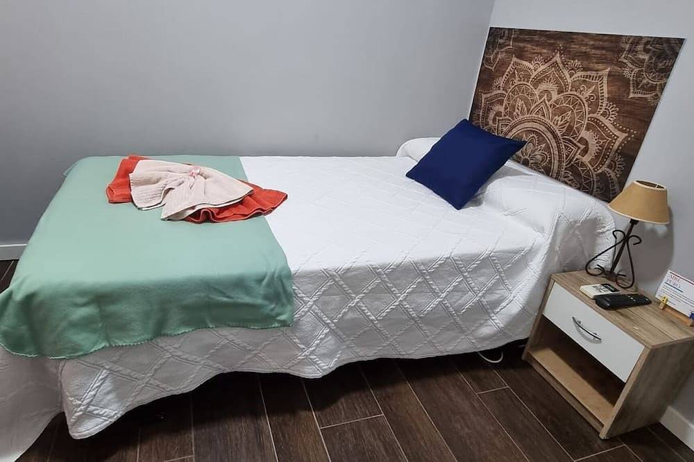 Entire apartment, The Dream Of Quixote. Single Room Bc in Alcalá de Henares, Área Metropolitana de Madrid