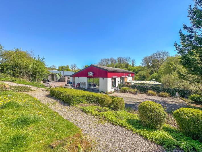 Ferienhaus für 8 Personen, mit Whirlpool und Garten sowie Sauna