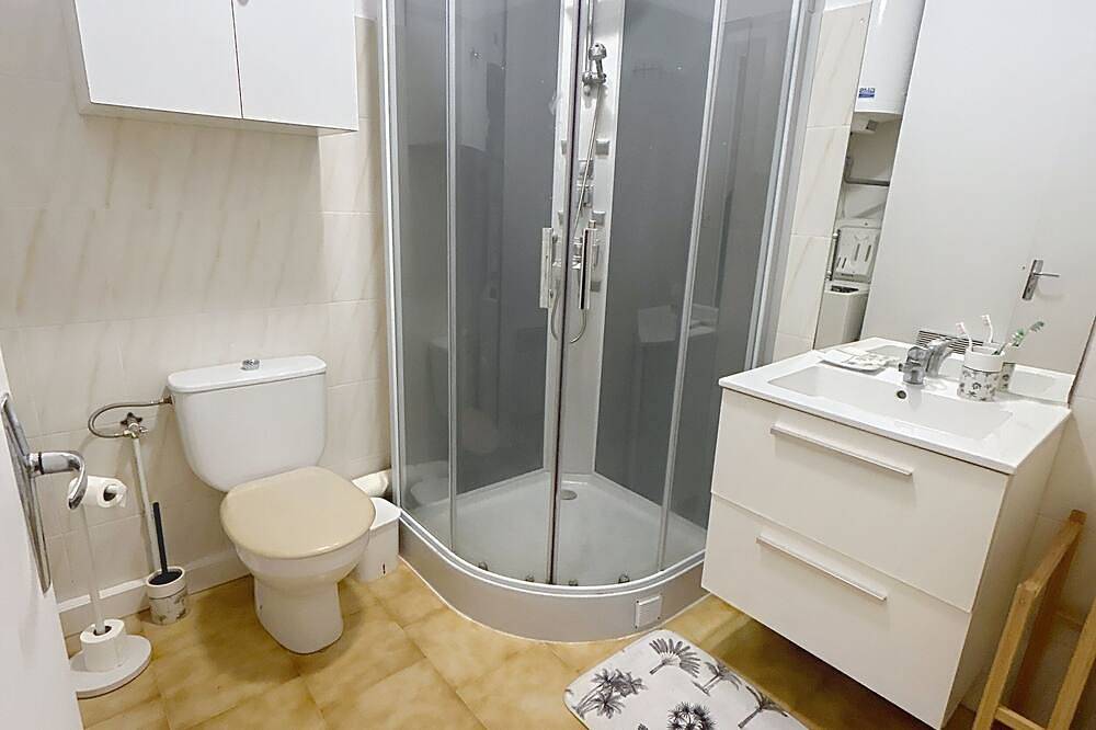Entire apartment, Feet in the water in Corsica in Alata, Ajaccio region