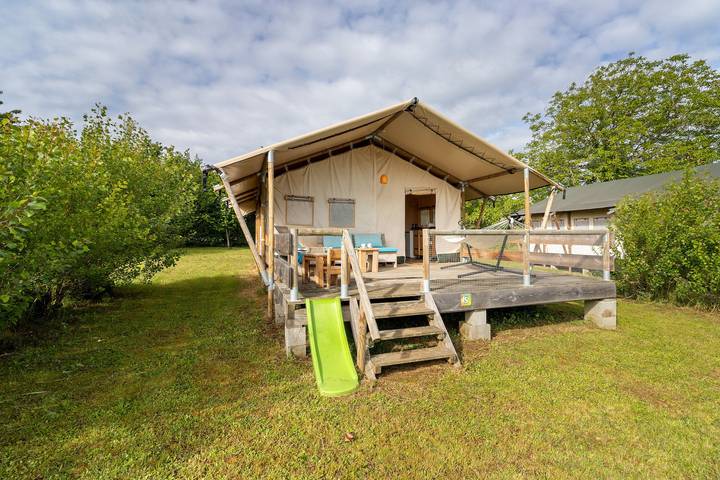Location de vacances pour 4 personnes, avec jardin et bassin pour enfant à Paulin