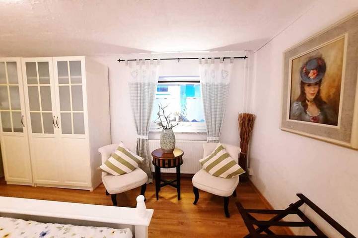 Ganze Wohnung, Ferienwohnung Wiesensee im historischen Bauernhaus. Urlaub mit Hund! in Pottum, Westerburg & Umgebung