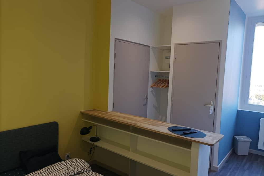 Entire apartment, Fully equipped studio. Welcome to Maelia in Saint-Étienne, Pilat Regional Nature Park