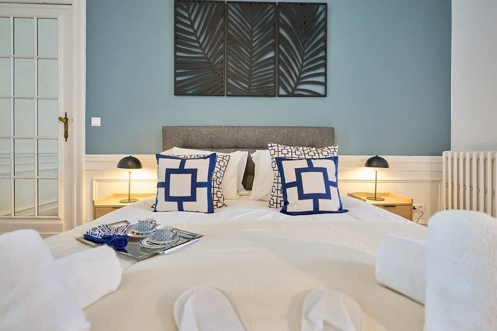 European Union and Grand Place. Luxurious 6-Br Mansion in Brüssel, Flandern