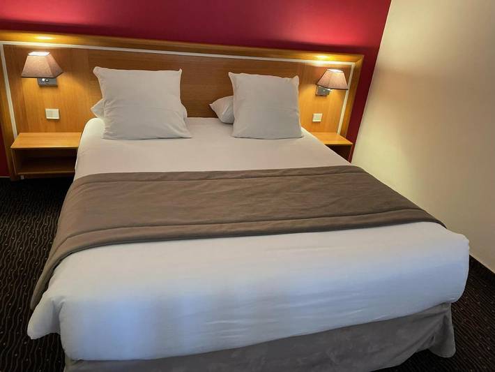 Hôtel pour 4 personnes, avec jardin et vue ainsi que sauna et piscine, animaux acceptés à Rouilly-Sacey - 2