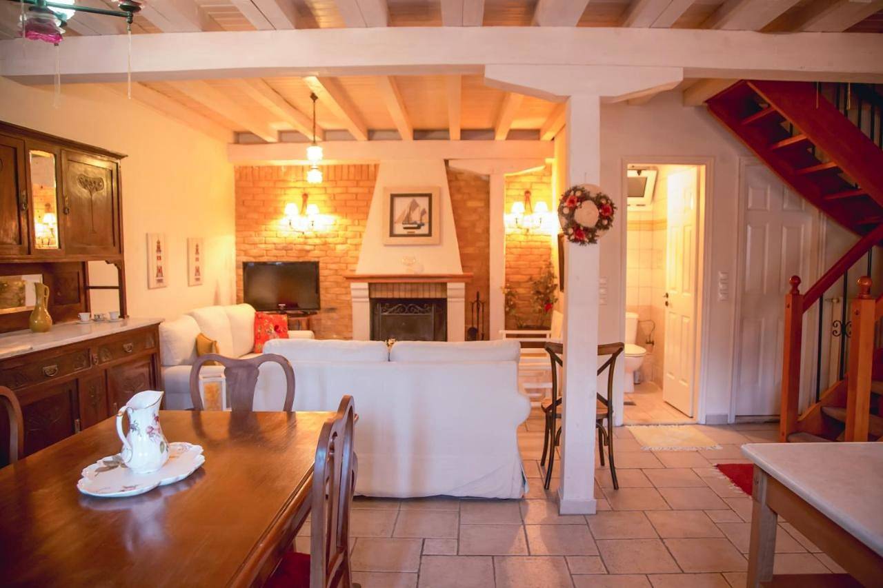 Three-Bedroom Townhouse in Βασιλική, Ελλάδα