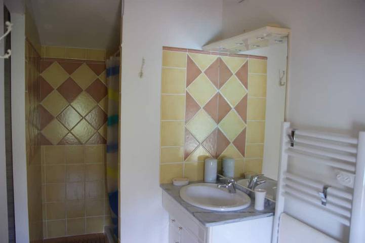 Location de vacances pour 2 personnes, avec terrasse et jardin à Le Val - 3