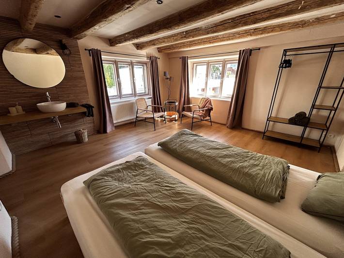 Ferienwohnung für 10 Personen, mit Balkon und Terrasse sowie Garten und Ausblick