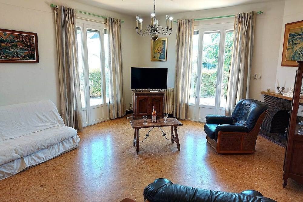 Appartement entier, 2km de mer plage 115m2 jardin 2ch 6pers ok animaux cheques vacances parking wifi in Latour-Bas-Elne, Côte méditerranéenne (France)