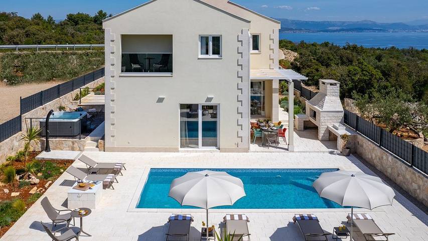 Villa pour 8 personnes, avec jacuzzi et piscine ainsi que jardin et terrasse dans Šolta - 2