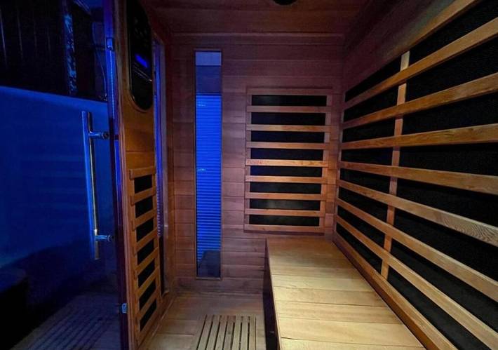 Gîte pour 2 personnes, avec Jacuzzi ainsi que Terrasse et Sauna à Tassin-la-Demi-Lune - 4