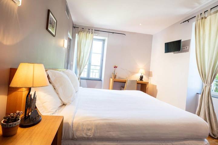 Hôtel pour 2 personnes, avec terrasse ainsi que vue et jardin, animaux acceptés à Saint-Gervais-sur-Mare - 2