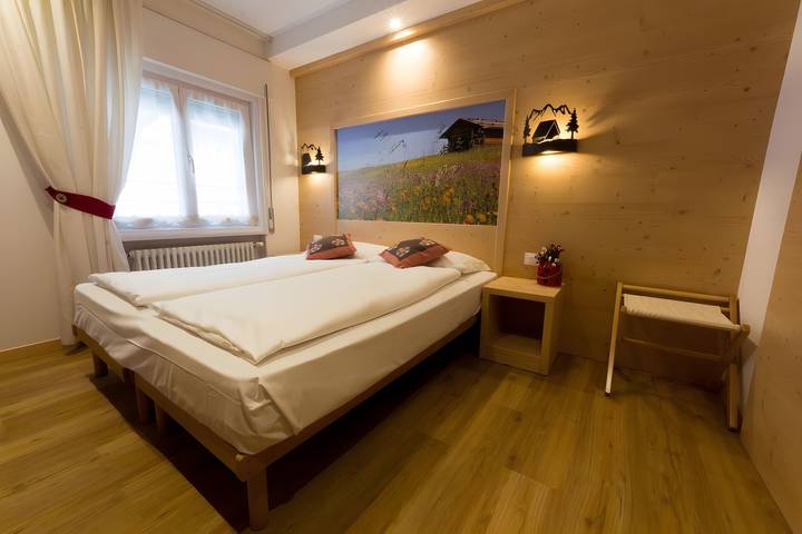 Zimmer 'Piccola Baita' mit Bergblick, Gemeinschaftsterrasse und WLAN in San Sebastiano (Folgaria), Folgaria