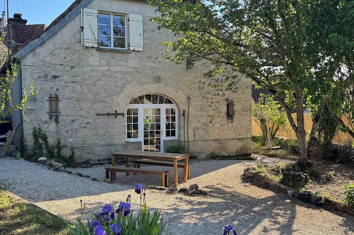 Location de vacances pour 8 personnes, avec jardin à La Bachellerie