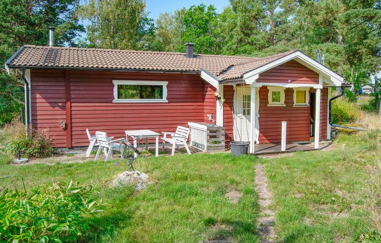 Hus för 4 Personer, med Terass och Trädgård i Södermanland