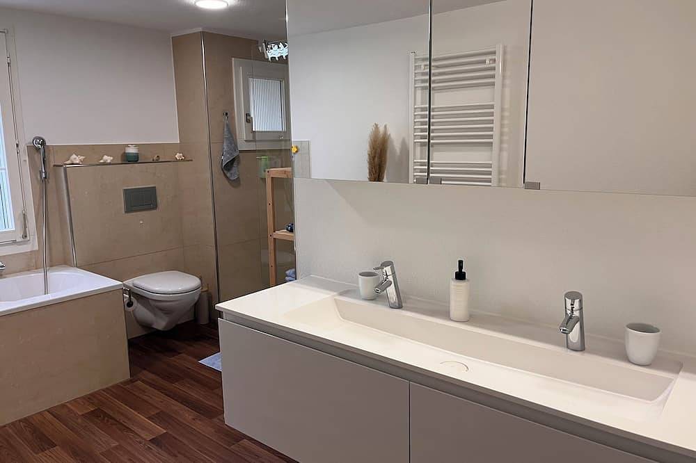 Moderne Chalet Wohnung mit Alpenblick |  nahe Luzern&Zug | Spielplatz + Hotpot in Ballwil, Kanton Luzern