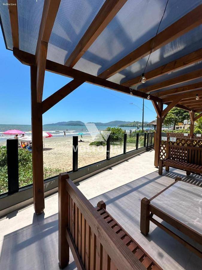 Casas e apartamentos de temporada para 6 pessoas, com vista e balcão em Porto Belo