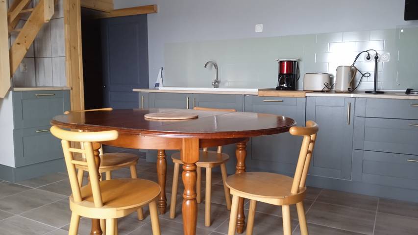 Gîte pour 6 personnes, avec terrasse et piscine à Mortagne-sur-Gironde - 4