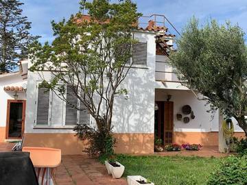 Location de vacances pour 9 personnes, avec jardin, animaux acceptés à La Garriga