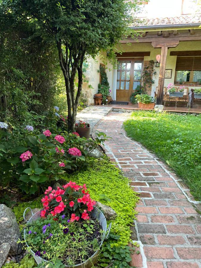 Casa rural para 12 personas, con Balcón y Jardín en Torrecaballeros