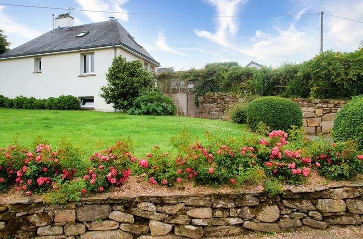Gîte pour 6 personnes, avec terrasse ainsi que jacuzzi et jardin, animaux acceptés
