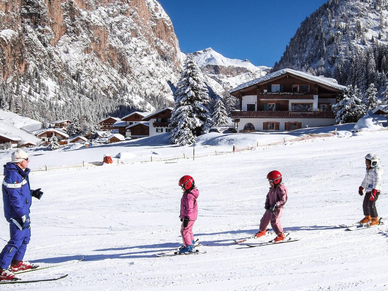 Appartamento intero, Ampio appartamento con giardino “Haus Forelle” sulle pendici, vista monti, ski-in/ski-out in Selva di Val Gardena, Dolomiti Superski