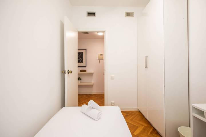 Entire apartment, 53Pro1096 - Huge flat in the heart of Barcelona in Barcelona Centre, Barcelona