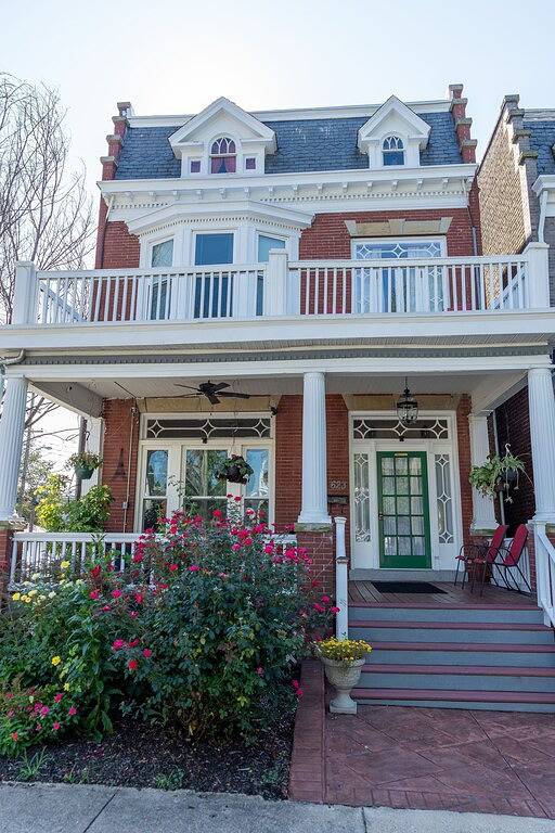 Erin's Oasis in Richmond in Richmond, Virginia