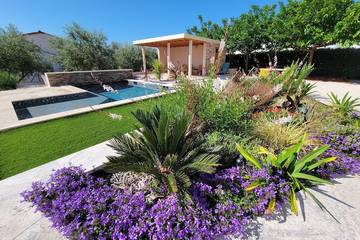 Maison d’hôte pour 4 personnes, avec piscine ainsi que jardin et jacuzzi à Le Luc