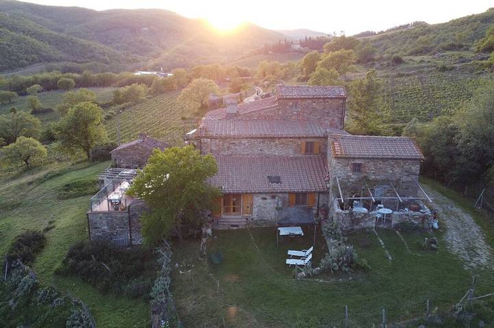 Agriturismo per 4 persone, con giardino in Radda in Chianti