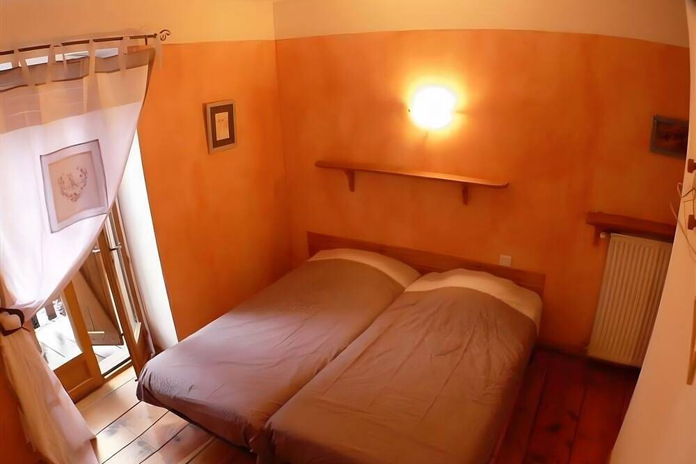 Holiday Home 'Petite Auberge' with Mountain View, Shared Terrace and Wi-Fi in Abriès, Queyras