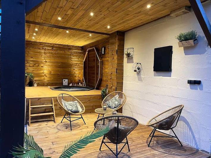 Appartement de vacances pour 6 personnes, avec jacuzzi et jardin