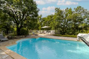 Gîte pour 2 personnes, avec jardin, animaux acceptés à Cénac-et-Saint-Julien