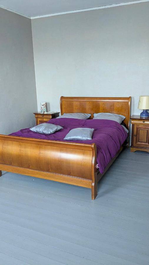 Gîte pour 2 personnes, avec jardin et vue, animaux acceptés dans Chevenon
