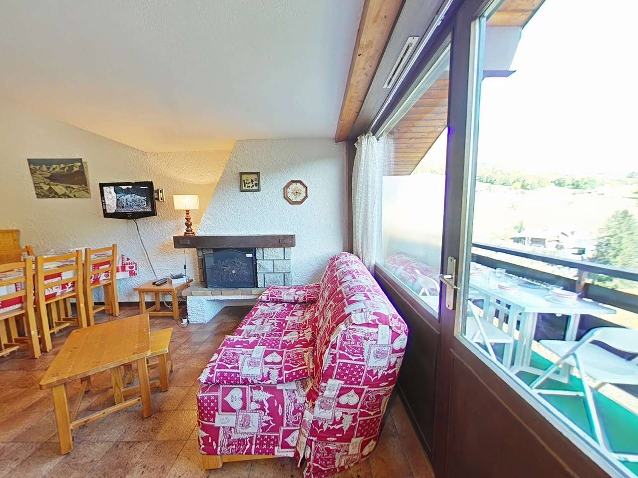 Ganze Wohnung, 3-Zimmer/6 Personen Apartment mit Kamin und überdachtem Parkplatz in Chinaillon, Le Grand-Bornand