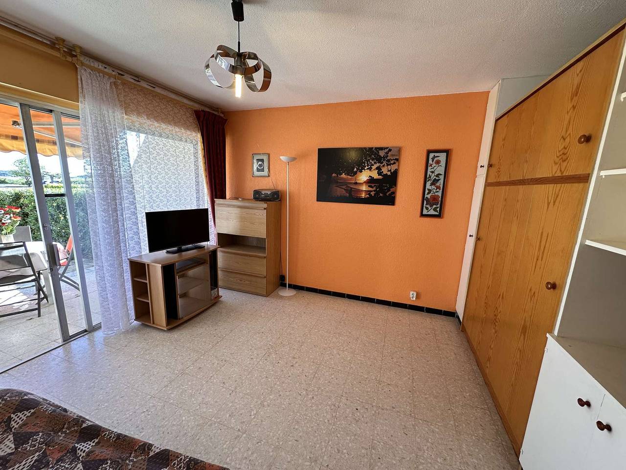 Entire studio, Beachfront Studio w/ Terrace & Parking - Sleeps 4, Grau-du-Roi in Port Camargue, Le Grau-du-Roi