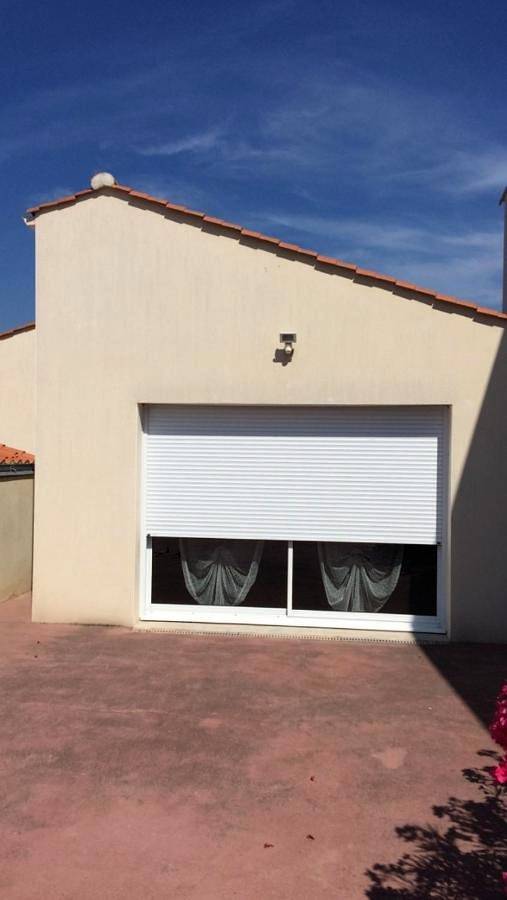 Gîte pour 4 personnes, avec terrasse à Curzon (homonymie)