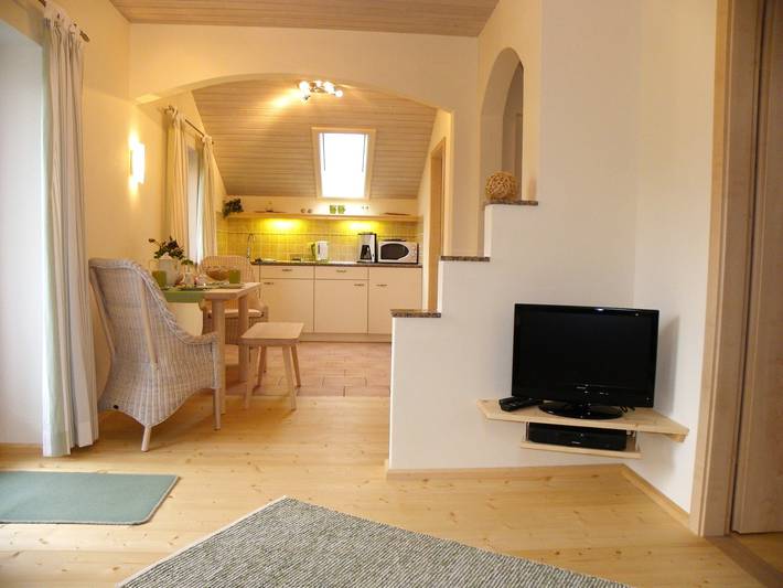 Ferienwohnung für 2 Personen, mit Balkon und Garten im Tölzer Land