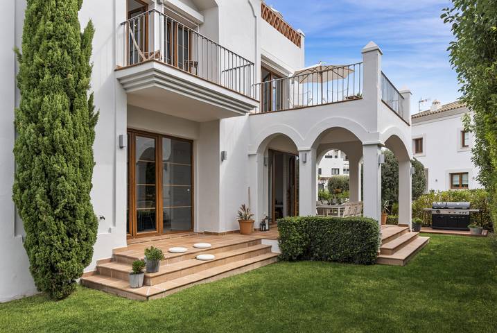 Finca für 8 Personen, mit Meerblick und Pool sowie Garten und Terrasse in Estepona - 2