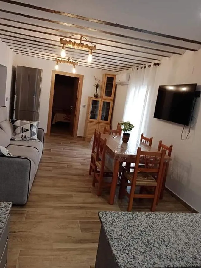 Casa rural para 9 personas, con balcón - 1