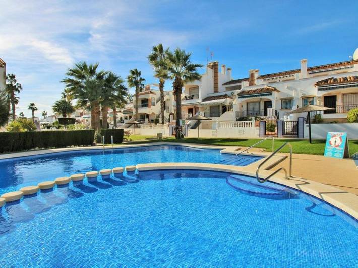 Apartamento de vacaciones para 4 personas, con piscina además de vistas y jardín - 1