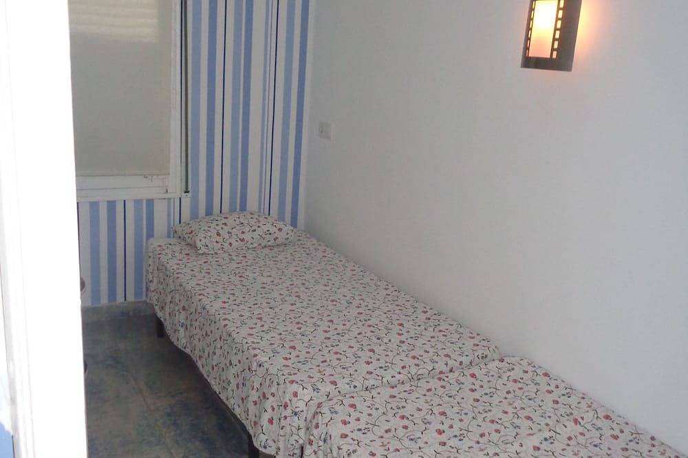 Apartamento entero, Vivienda cerca del centro del pueblo, /aire acondicionado in L' Estartit, Estartit