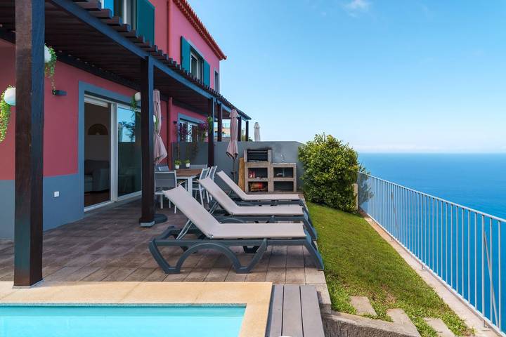Ferienhaus für 6 Personen, mit Balkon und Terrasse sowie Garten und Pool