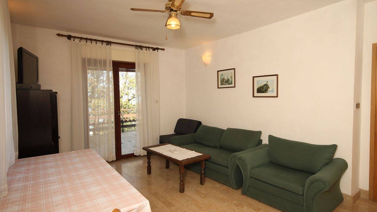 Ganze Ferienwohnung, Ferienwohnung für 7 Personen (79 m²) in Merašćica in Martinscica, Cres